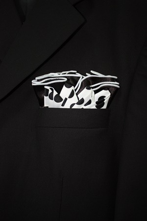 Round-Hanky-Blk-Wht-14283