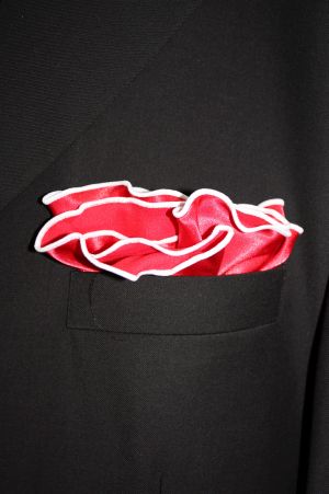 Round-Hanky-Red-Wht-15254
