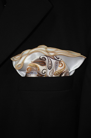 Round-Hanky-Wht-Lt.Tan-14290
