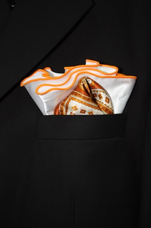 Round-Hanky-Wht-Orange-14291