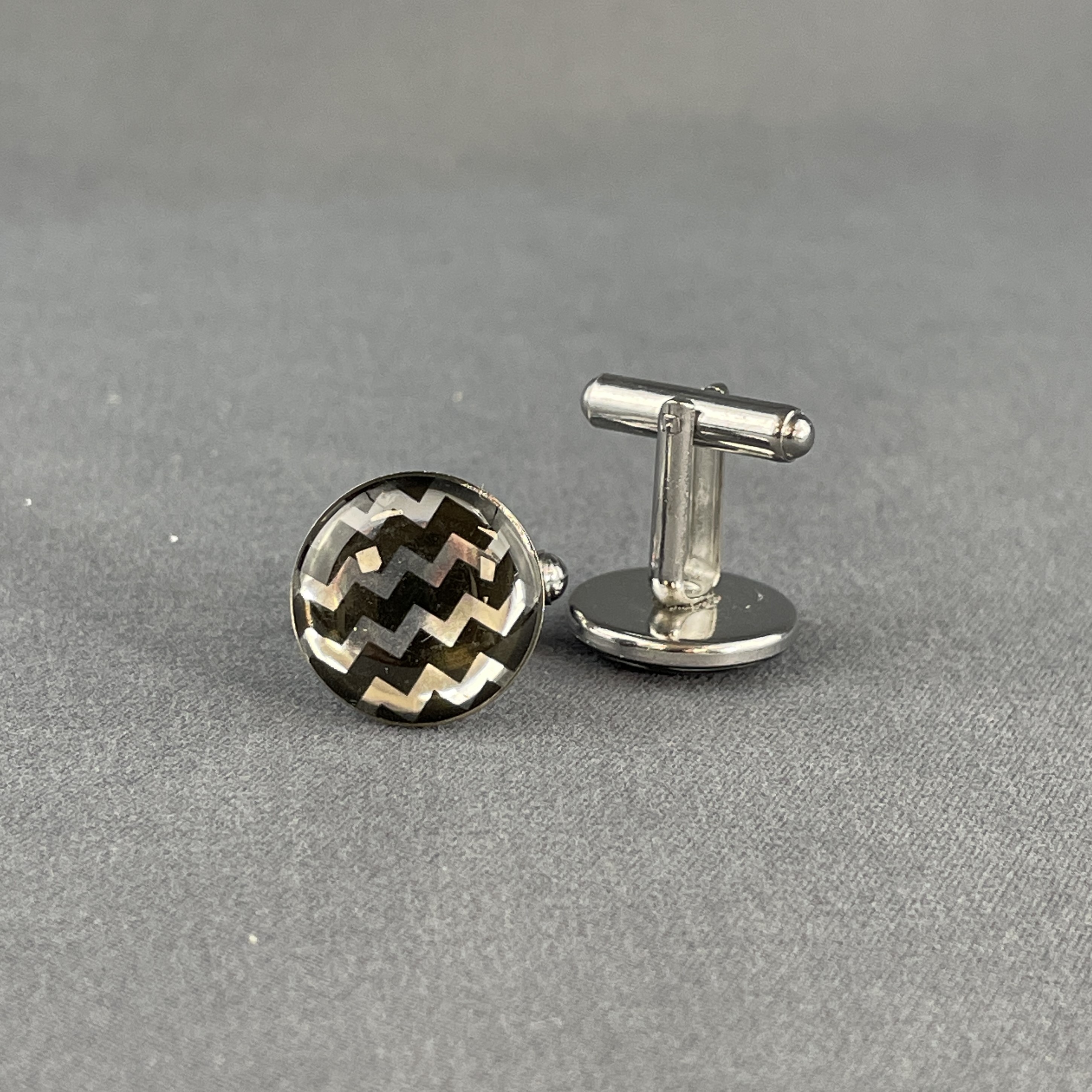 Cufflink-Clin10J
