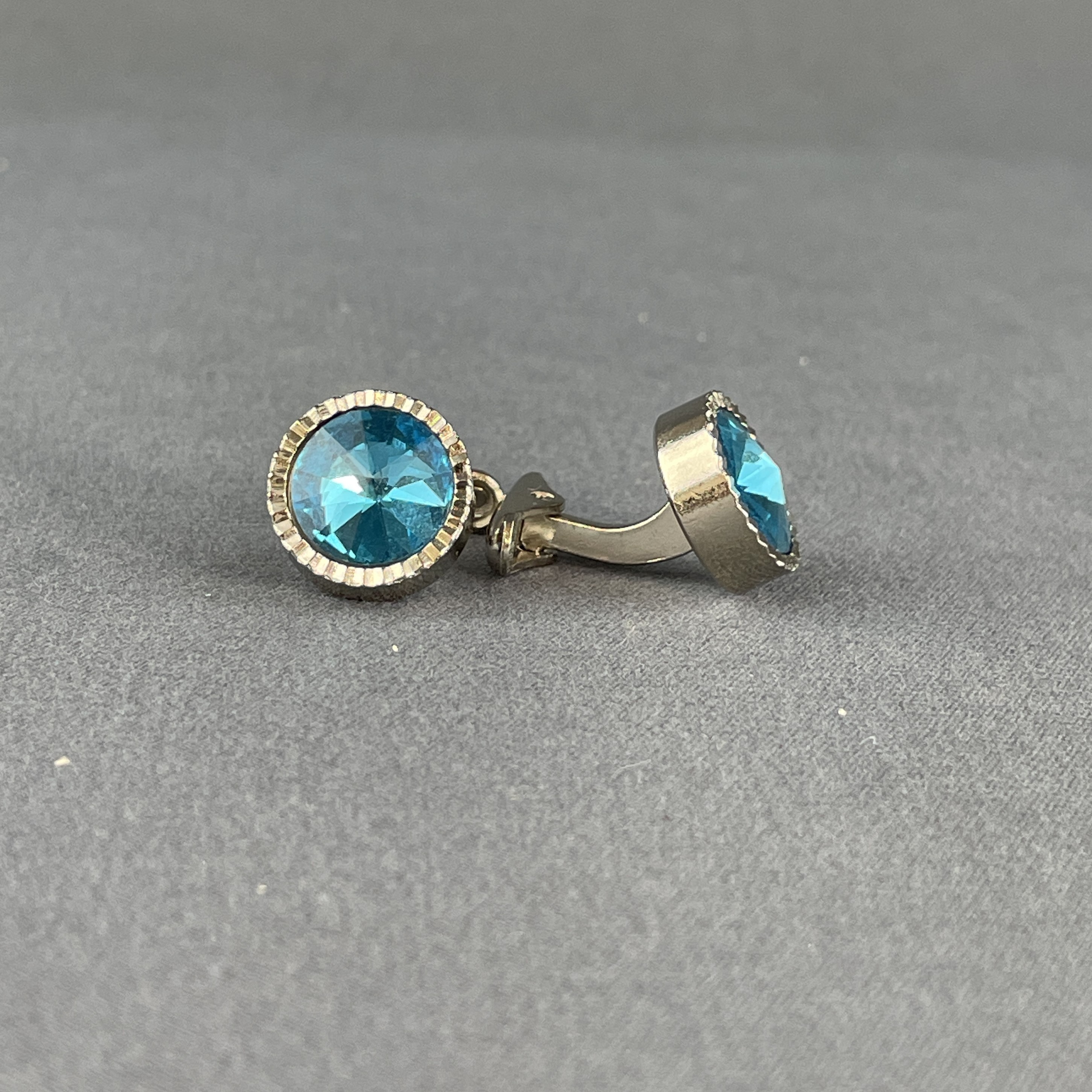 Cufflink-Clin10S8