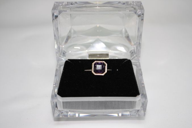 Tie-Tac-Purple