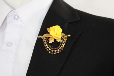Flower-Chain-Lapel-Yellow