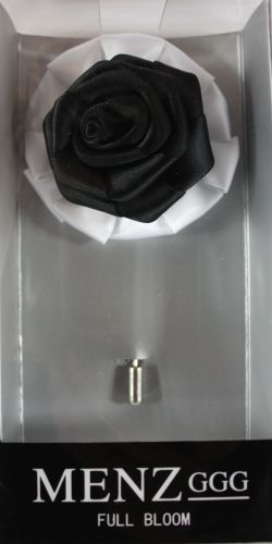Flower-Chain-Lapel-Wht-Blk