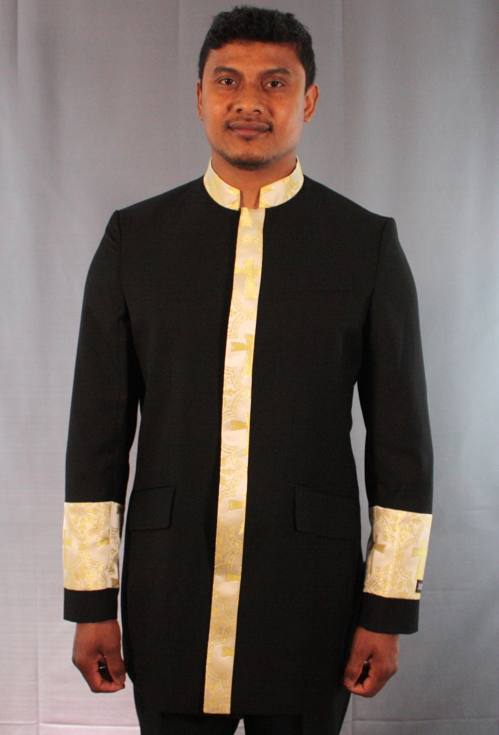 Cl22-Blk-Gold-1Zoom