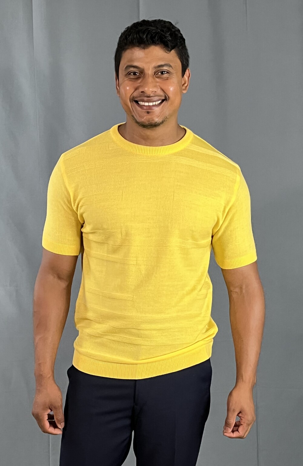 Mock-Neck-SS-Cognac-Yellow